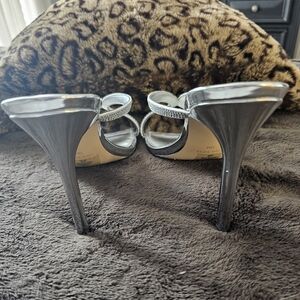 NINE WEST SILVER METALLIC SANDALS